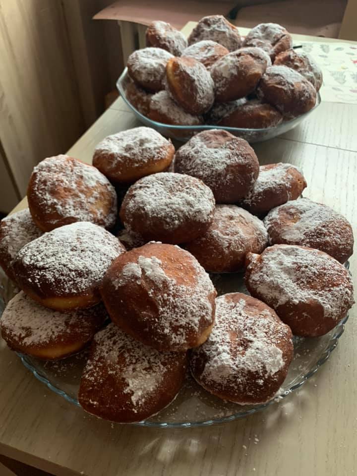 🍩 Tradycyjne Pączki – Przepis na Domowe Słodkości 😋