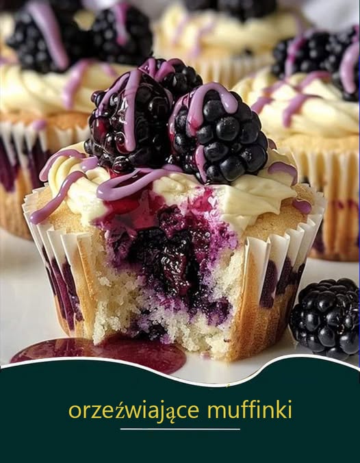 Muffinki z Jeżynami i Nadzieniem Sernikowym