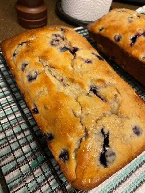 Lemon Blueberry Bread – Delikatne i Orzeźwiające Ciasto Jagodowe