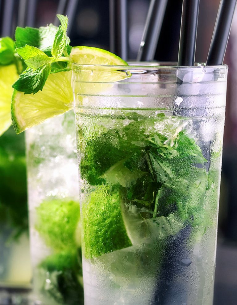 Mojito: Klasyczny Drink na Każdą Okazję – Przepis na Orzeźwiającą Przyjemność