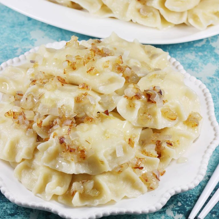 Smak Dzieciństwa w Każdym Kęsie: Pierogi Ruskie – Klasyka, Która Nigdy Nie Zawodzi